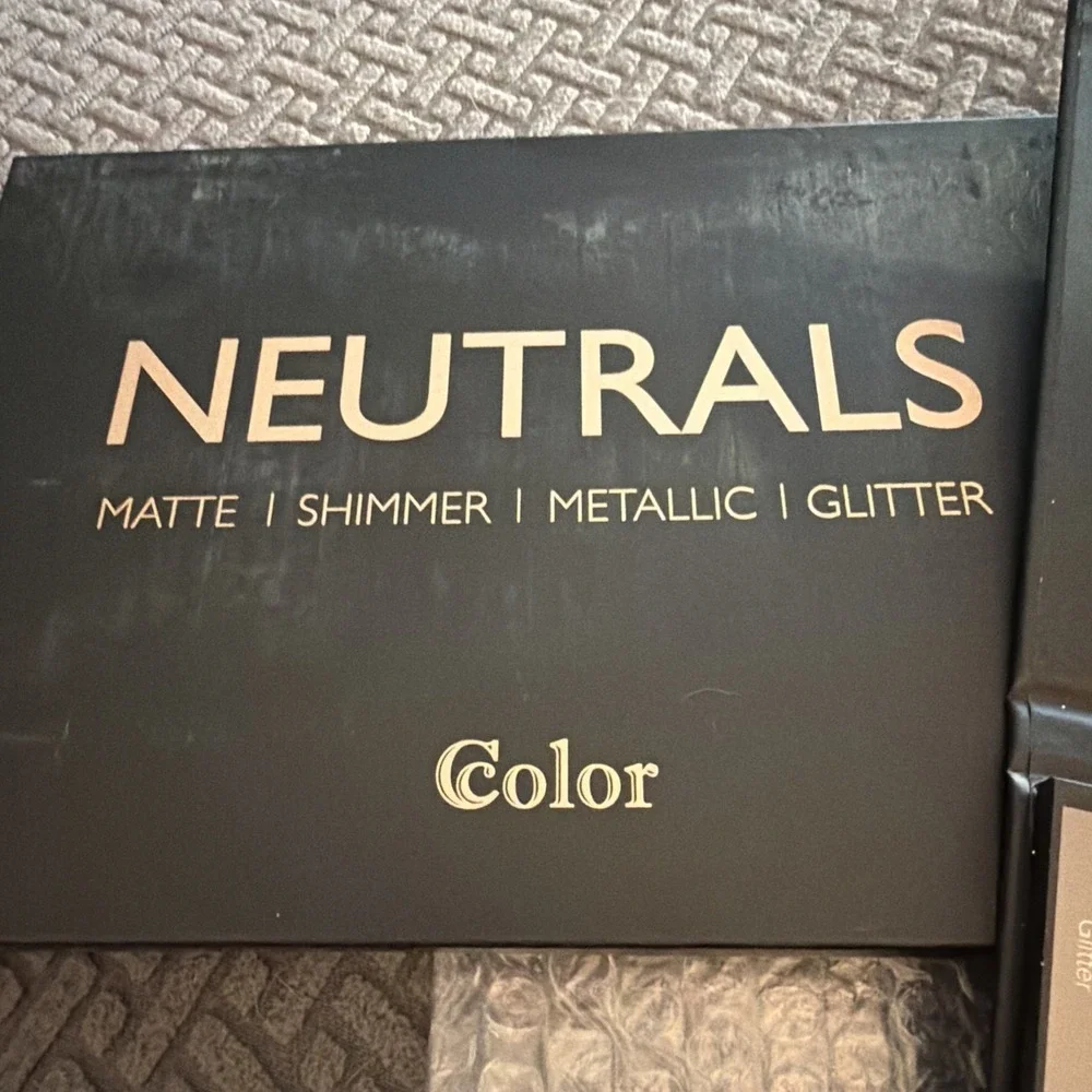 Color Neutrals Eyeshadow Palette Pressed Powder Matte‎ Shimmer Metallic Glitter